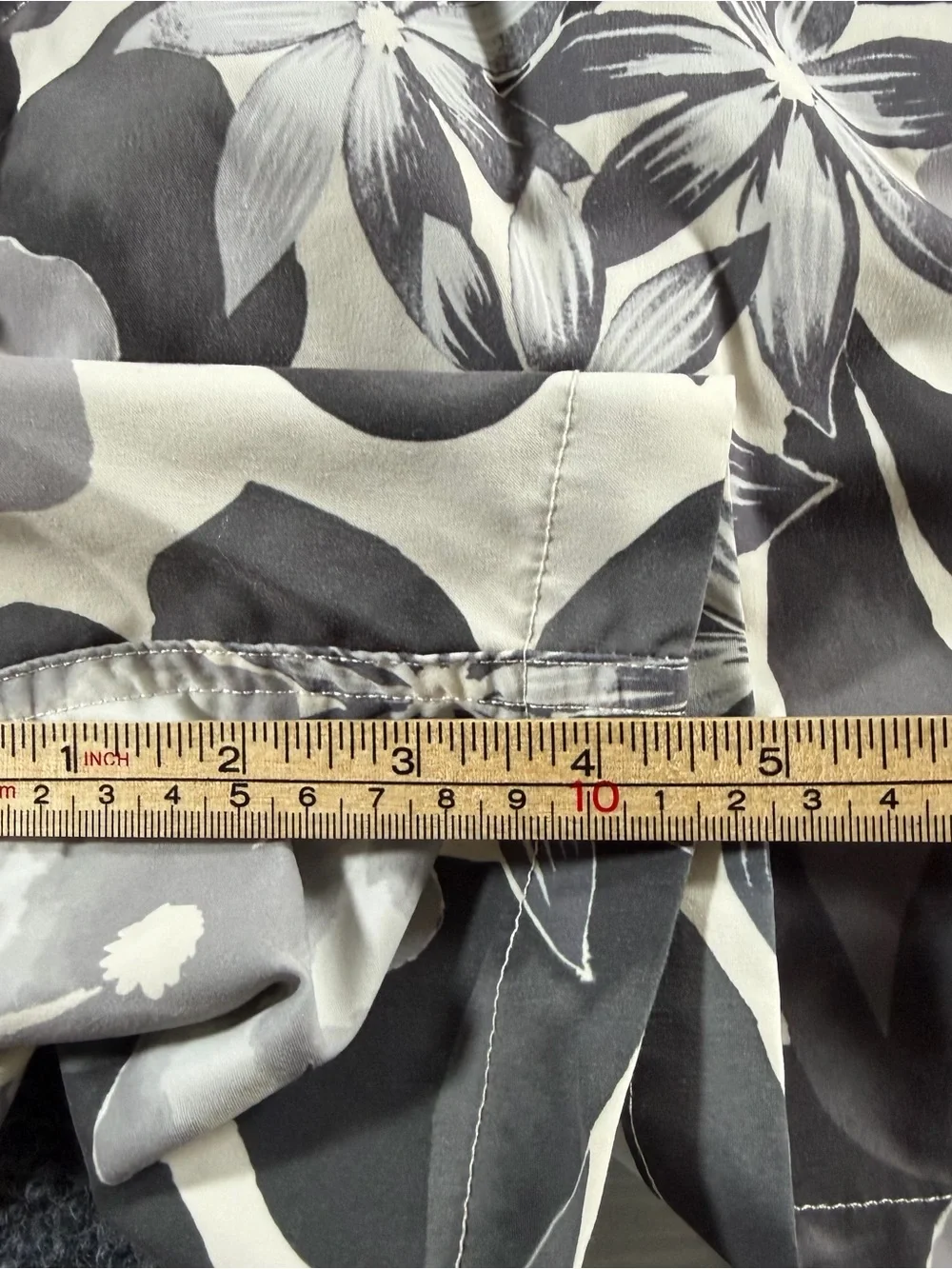 American Eagle Swim Trunks L Gray Floral Aloha Beach Tropical Lined Shorts 5